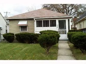 828 Fairwood Ave photo 1