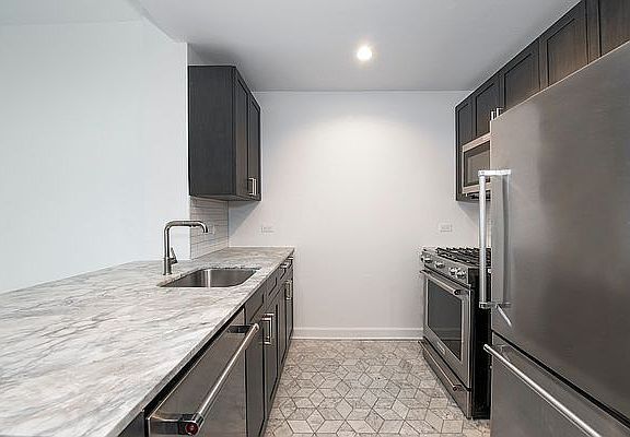 4th image of 21 W End Ave APT 2201