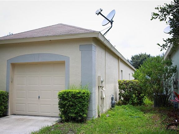 3rd image of 5806 Meadowpark Pl