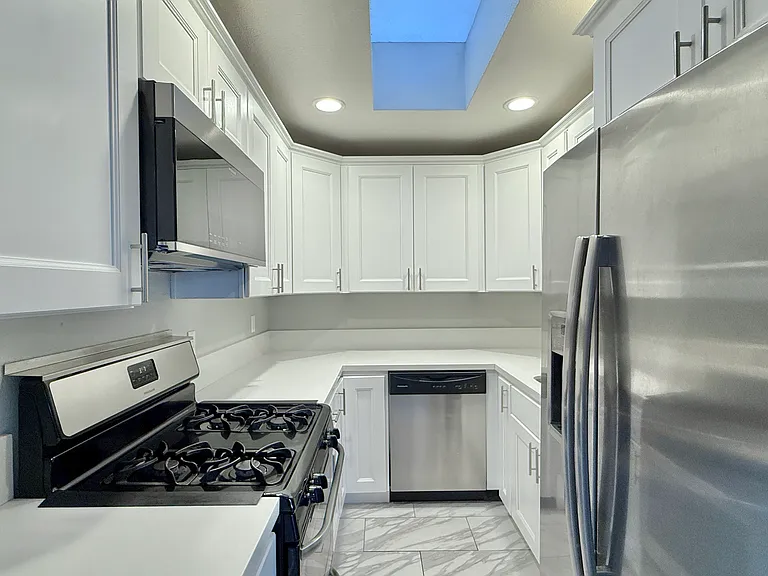 2135 E Valley Pkwy #33 — Photo 17