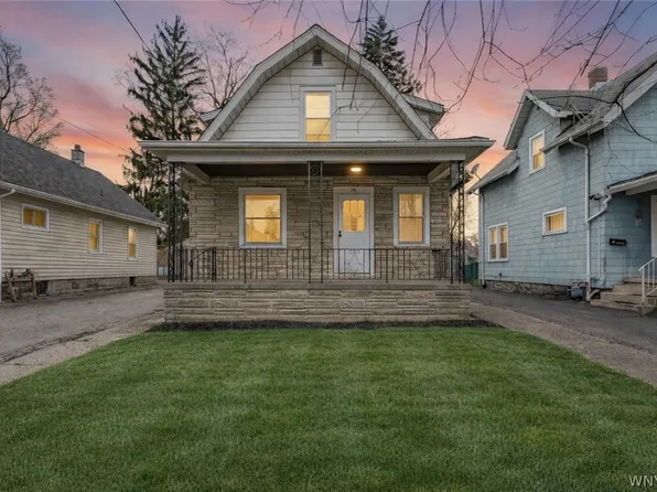 216 74th St, Niagara Falls, NY 14304