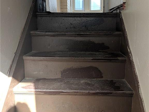 5th image of 117 E Beard Ave #19
