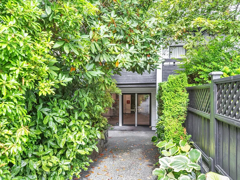1002 McKenzie Ave #218 — Photo 6