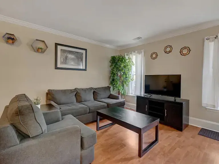 2225 Summit St #3 — Photo 15