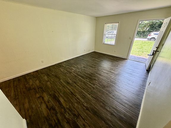 3rd image of 326 West Ave