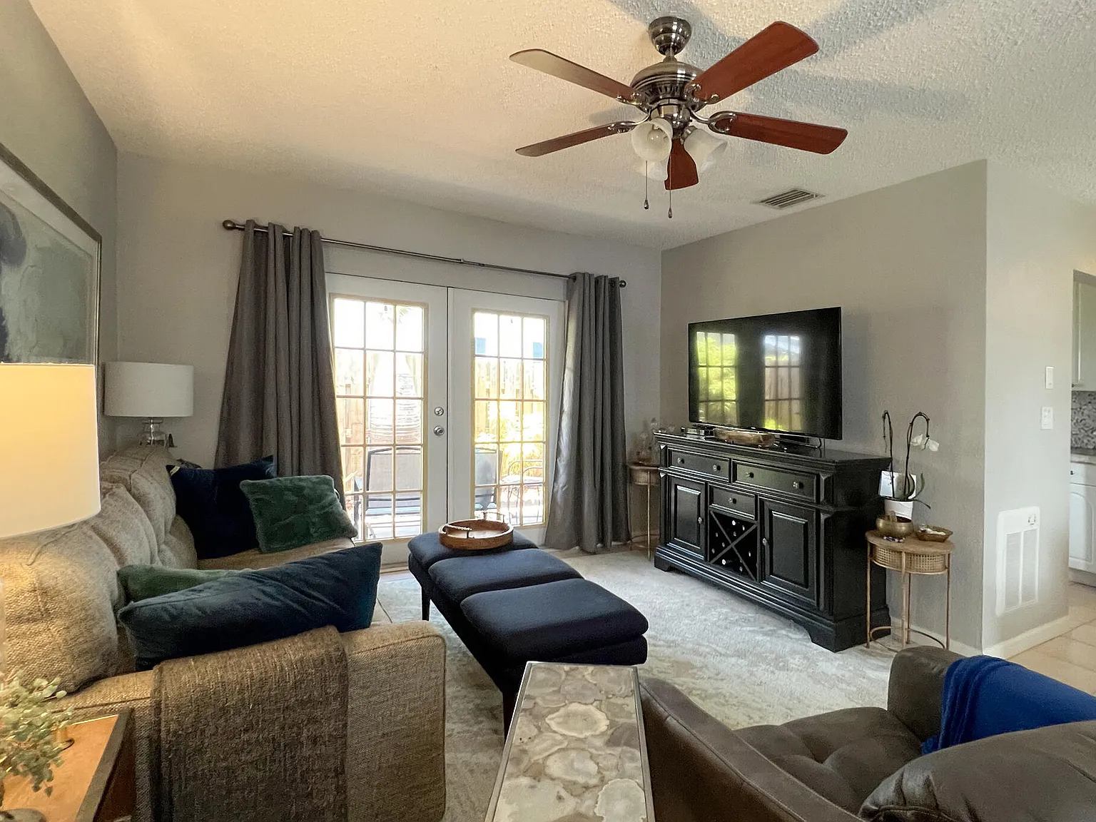 2 bed, 2.0 bath, 938 sqft, $2,250 — Photo 3