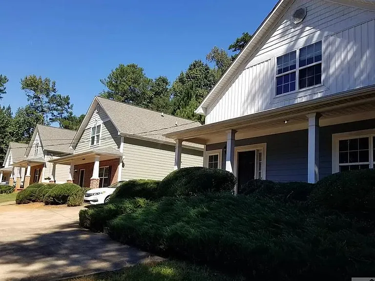 1587 Cedar Shoals Dr — Photo 5
