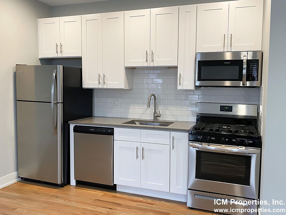 1st image of 358 W Dickens Ave #3M