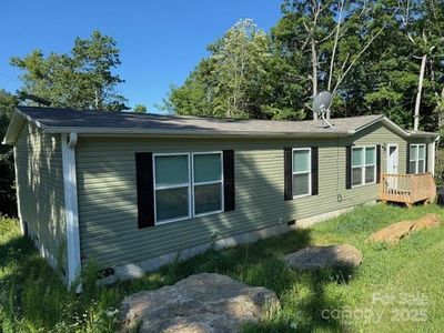 5371 Pinnacle Mountain Rd, Zirconia, NC, 28790