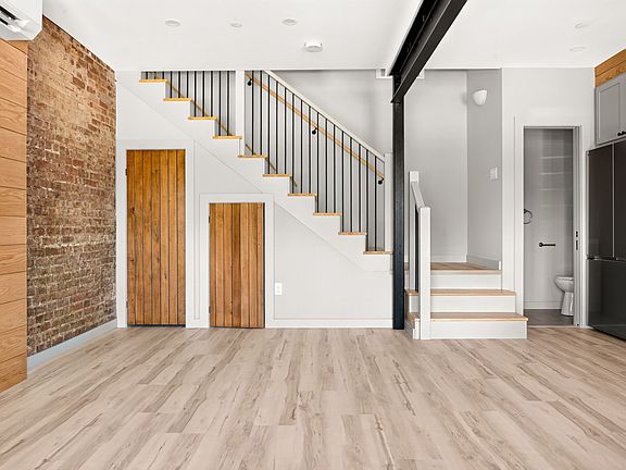 5th image of 176 Hudson St #2