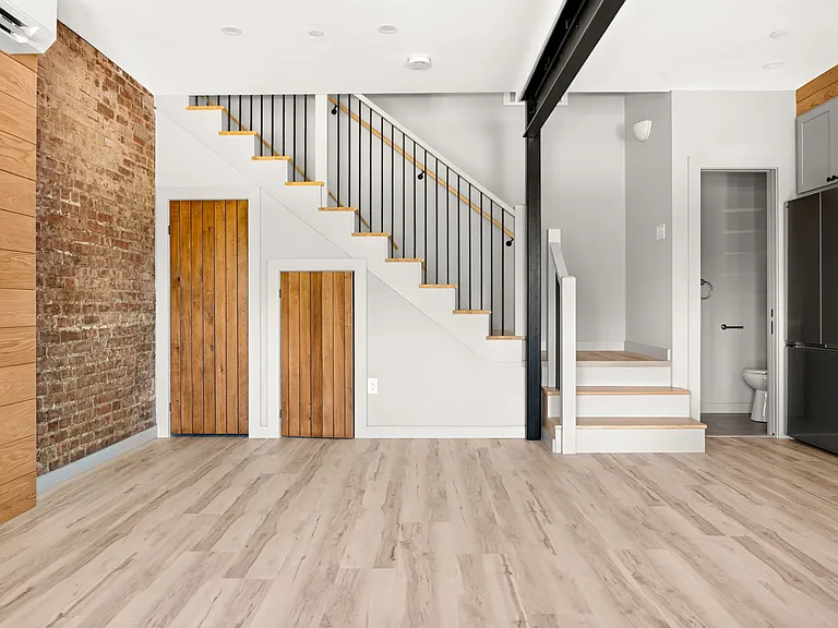 176 Hudson St #2 — Photo 5