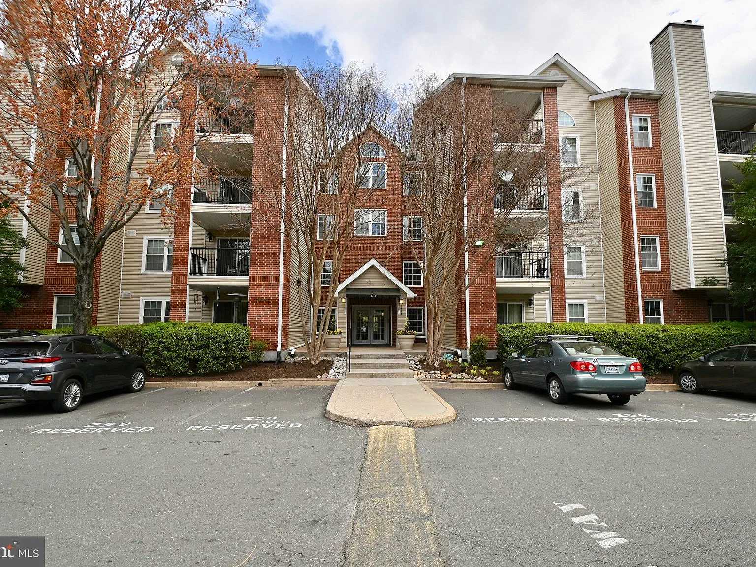 Pointe At Park C — Photo 1