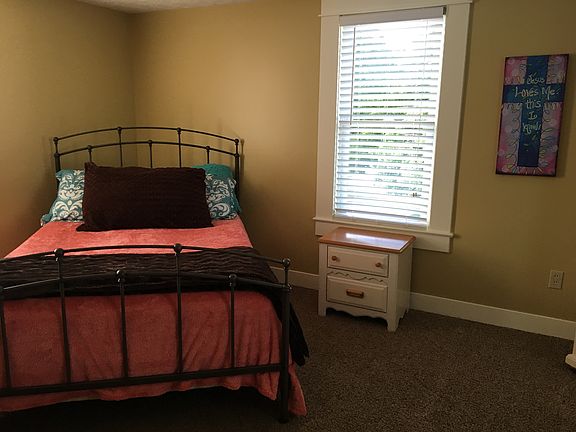 Upper bedroom
