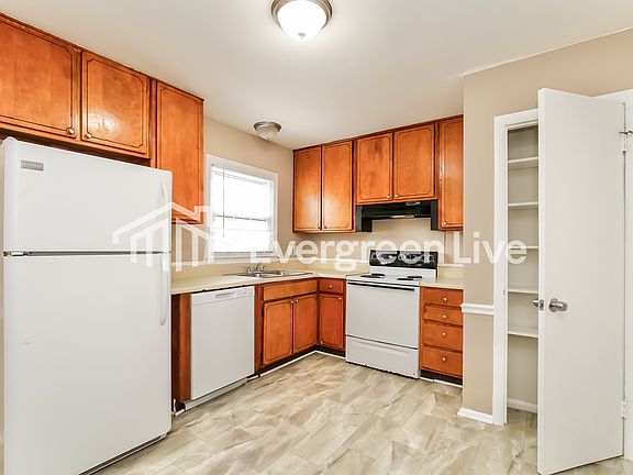 5th image of 2407 Phoenix Dr