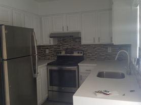 1020 NE 17th Way, Fort Lauderdale, FL