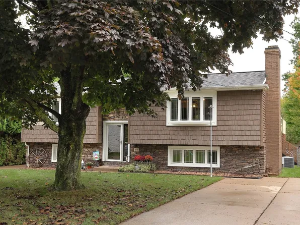911 Aris Dr, Erie, PA 16505