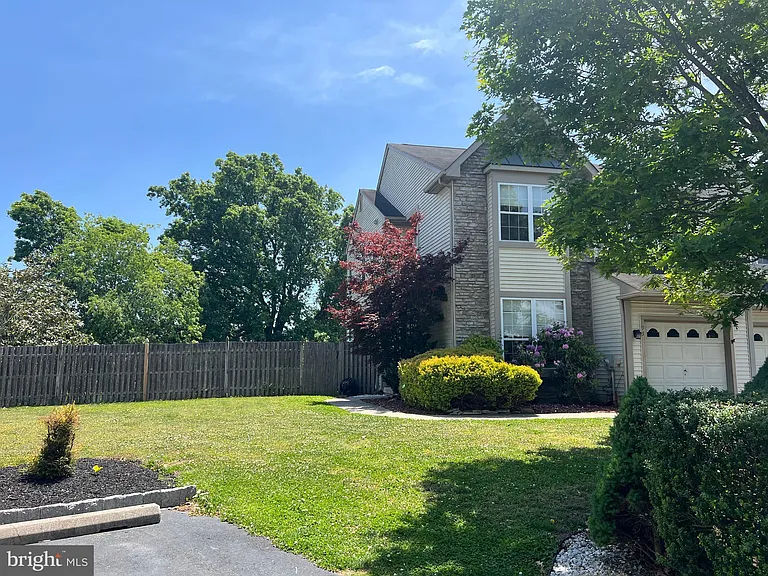 95 Roosevelt Blvd — Photo 32