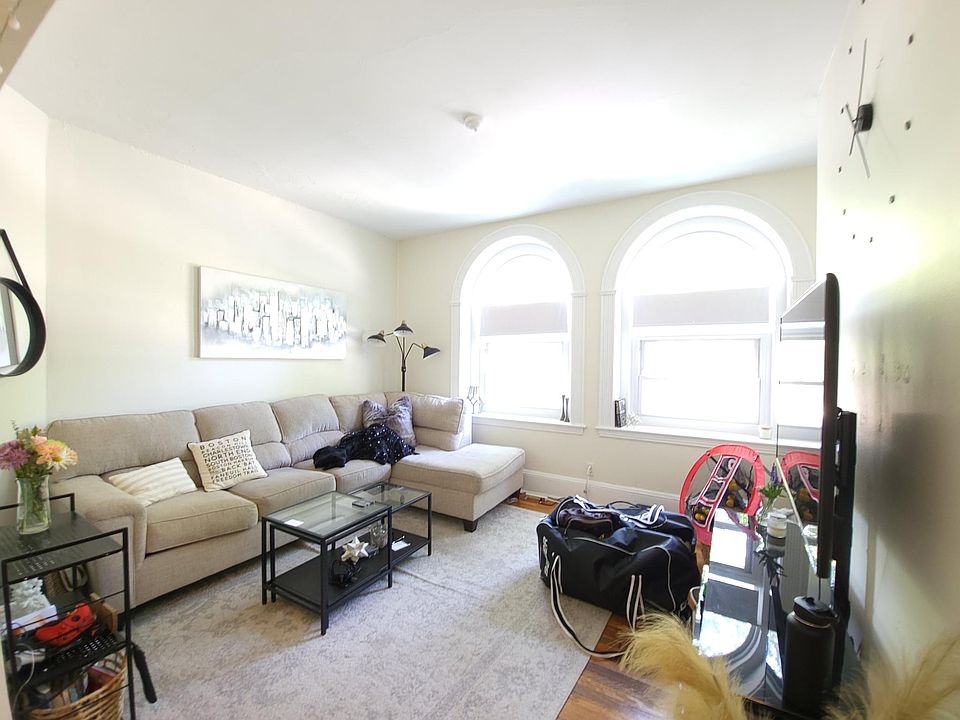 1st image of 1595A Beacon St #A1