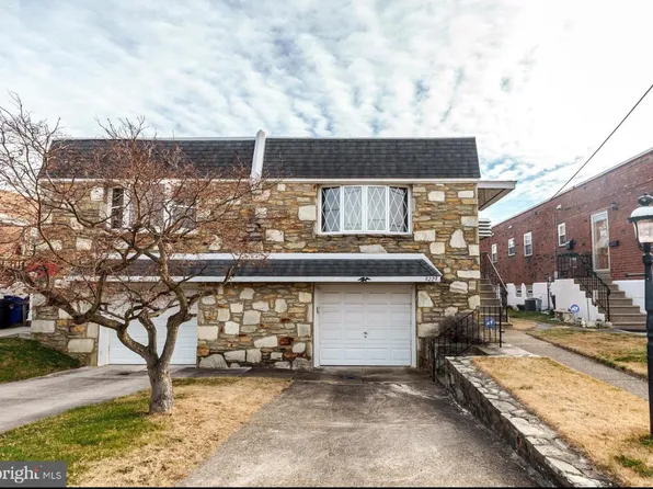 9229 Cottage St, Philadelphia, PA 19114