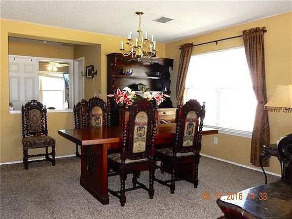 2nd image of 811 Pryor Dr