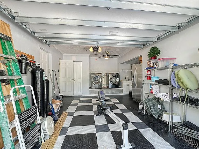 1127 S Osprey Ave — Photo 43