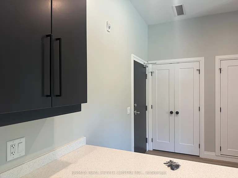8 Main St S #4 — Photo 7