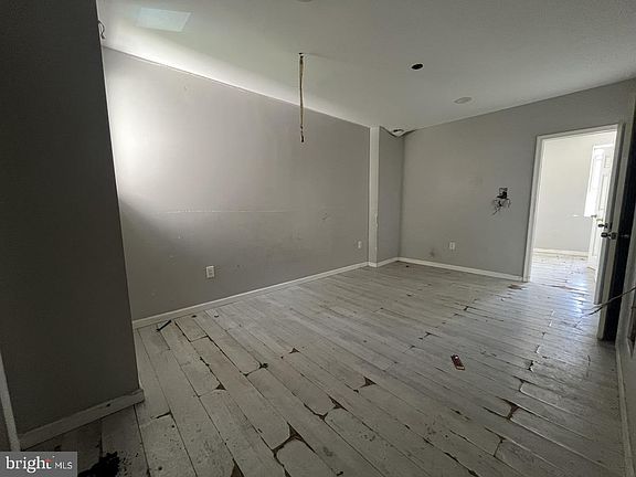 5th image of 2237 N 21st St