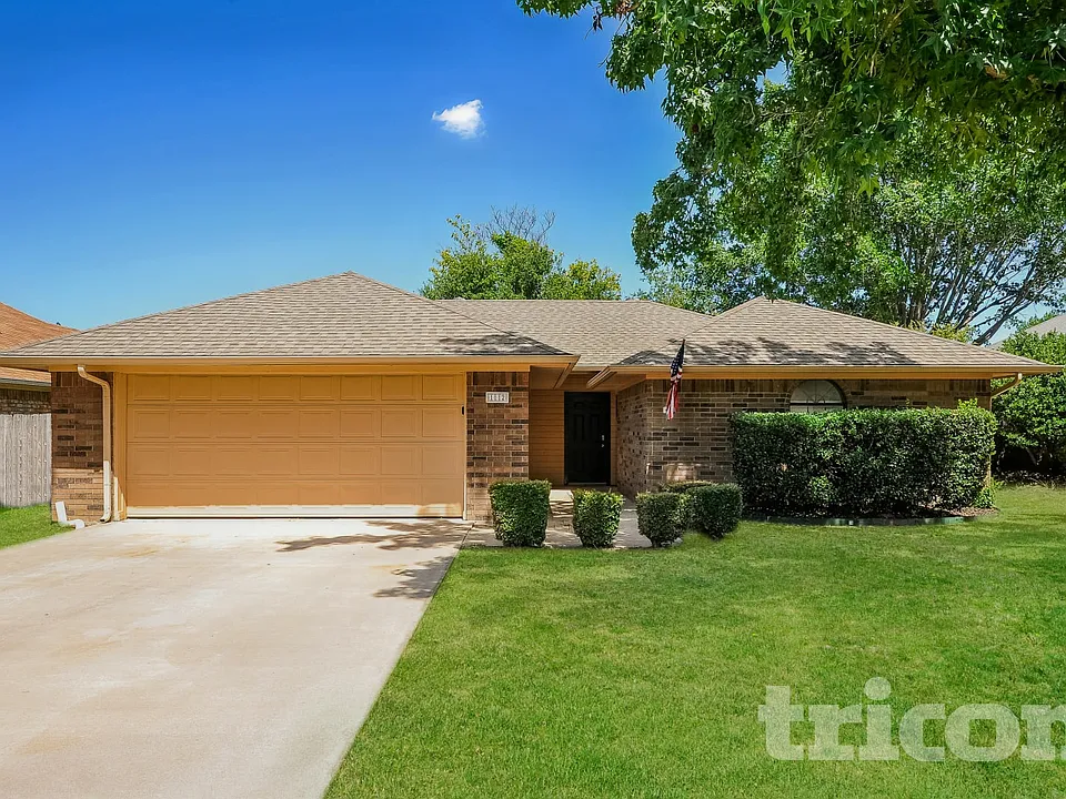 1112 Brittany Dr