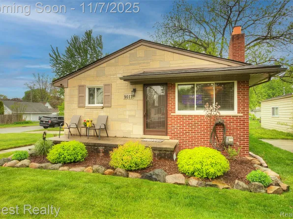 9013 Oporto St, Livonia, MI 48150