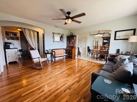 4th image of 3555 Ashworth Rd