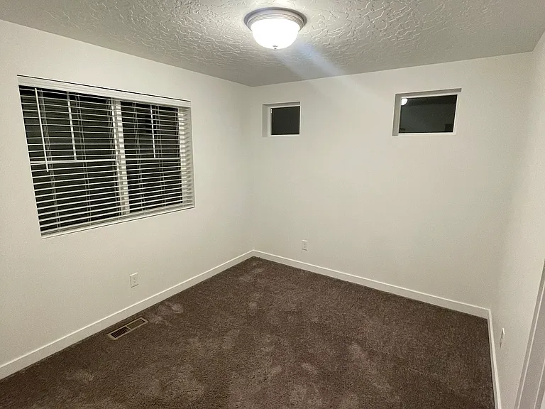 266 S Meadowbrook Ct — Photo 10