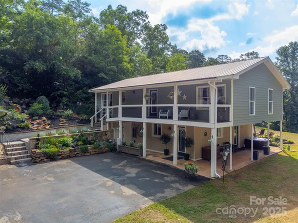 1845 Sanderstown Rd, Franklin, NC 28734