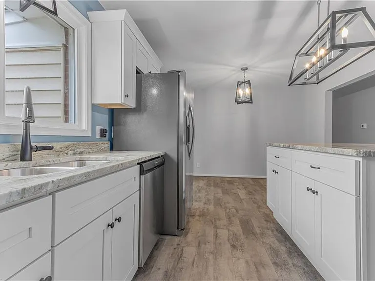 625 Kenneth Rd — Photo 13