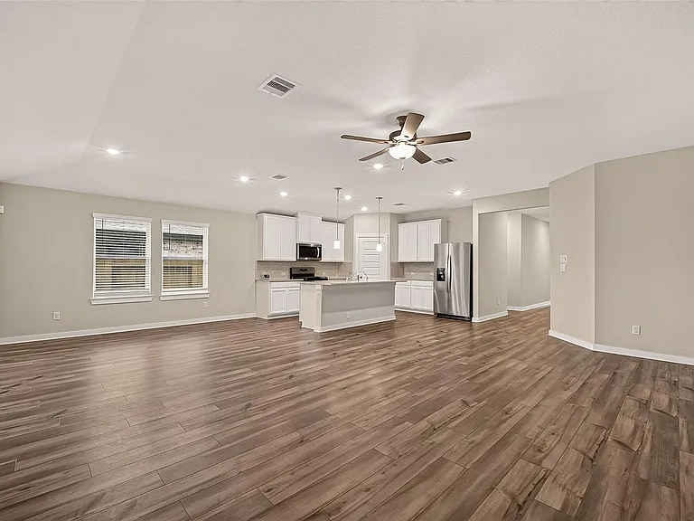 3219 Garner Ln — Photo 5