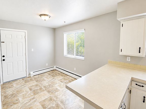 5th image of 5705 S Pearl St APT 4