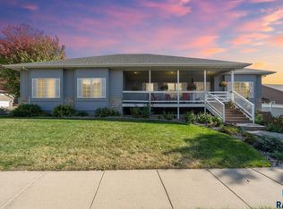 3700 S Mesquite Ave, Sioux Falls, SD 57110