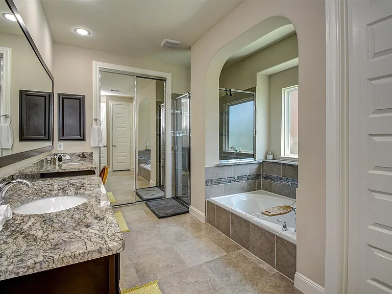 25710 Oakwood Knoll Dr — Photo 23