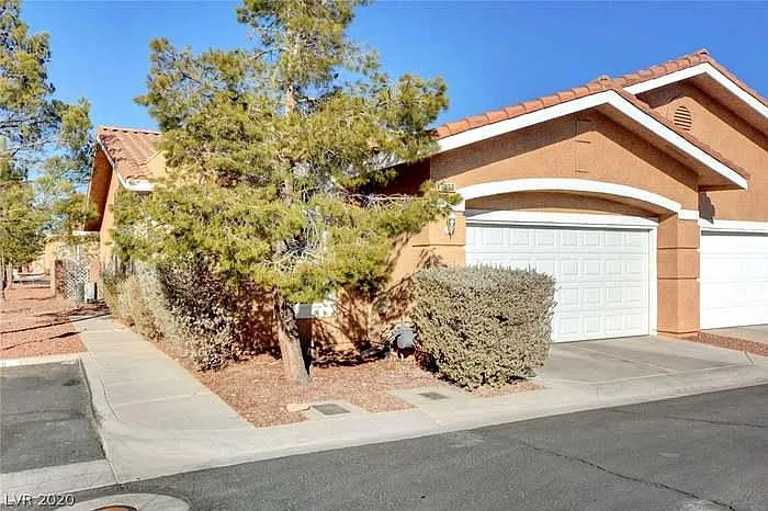 2890 Red Rooster Ct — Photo 3