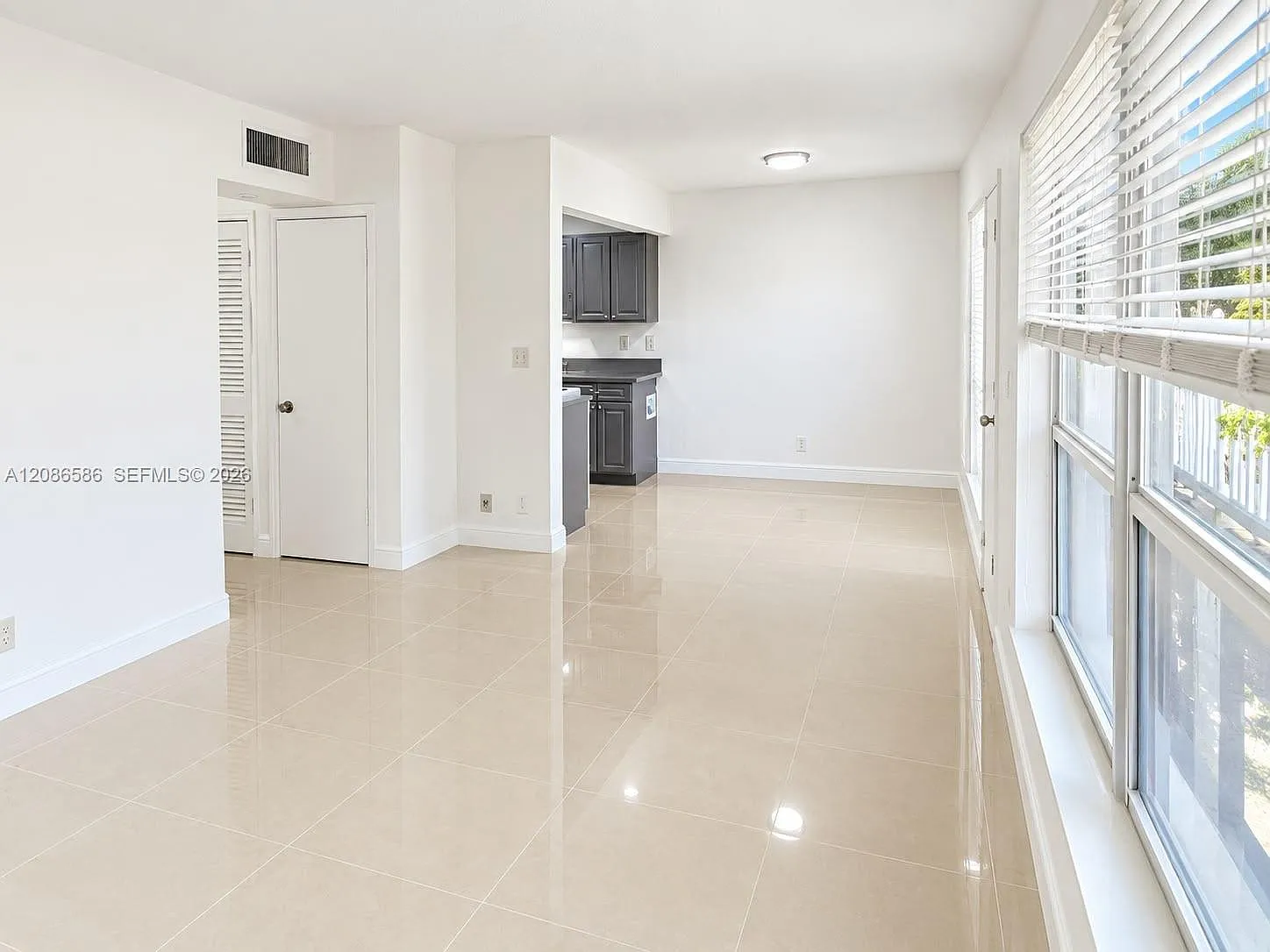 Deerfield Palms Condo — Photo 3