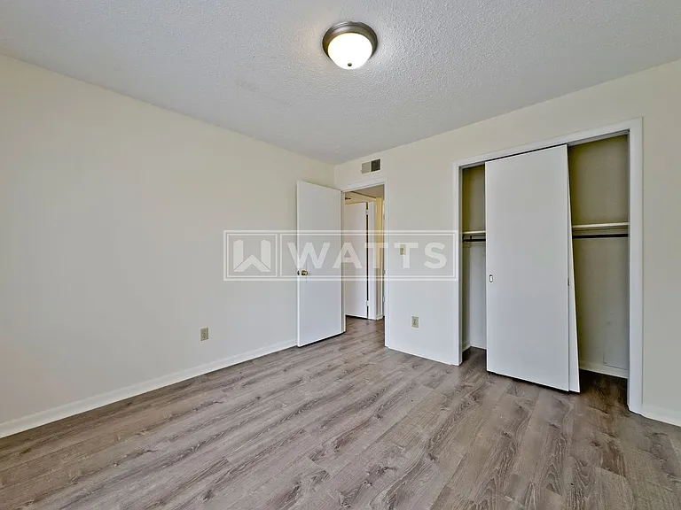 1639 11th Pl S — Photo 34