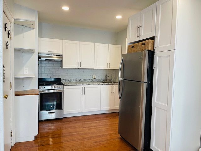 New kitchen with plenty of storage and cabinet space