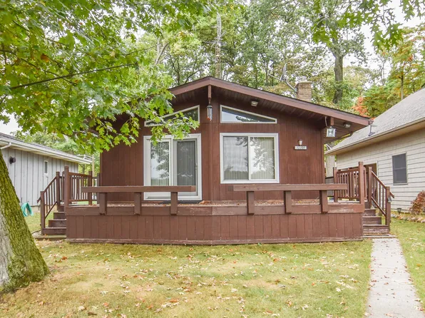 12208 Maple St, Montgomery, MI 49255