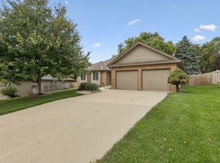 15680 Jackson Dr, Omaha, NE 68118