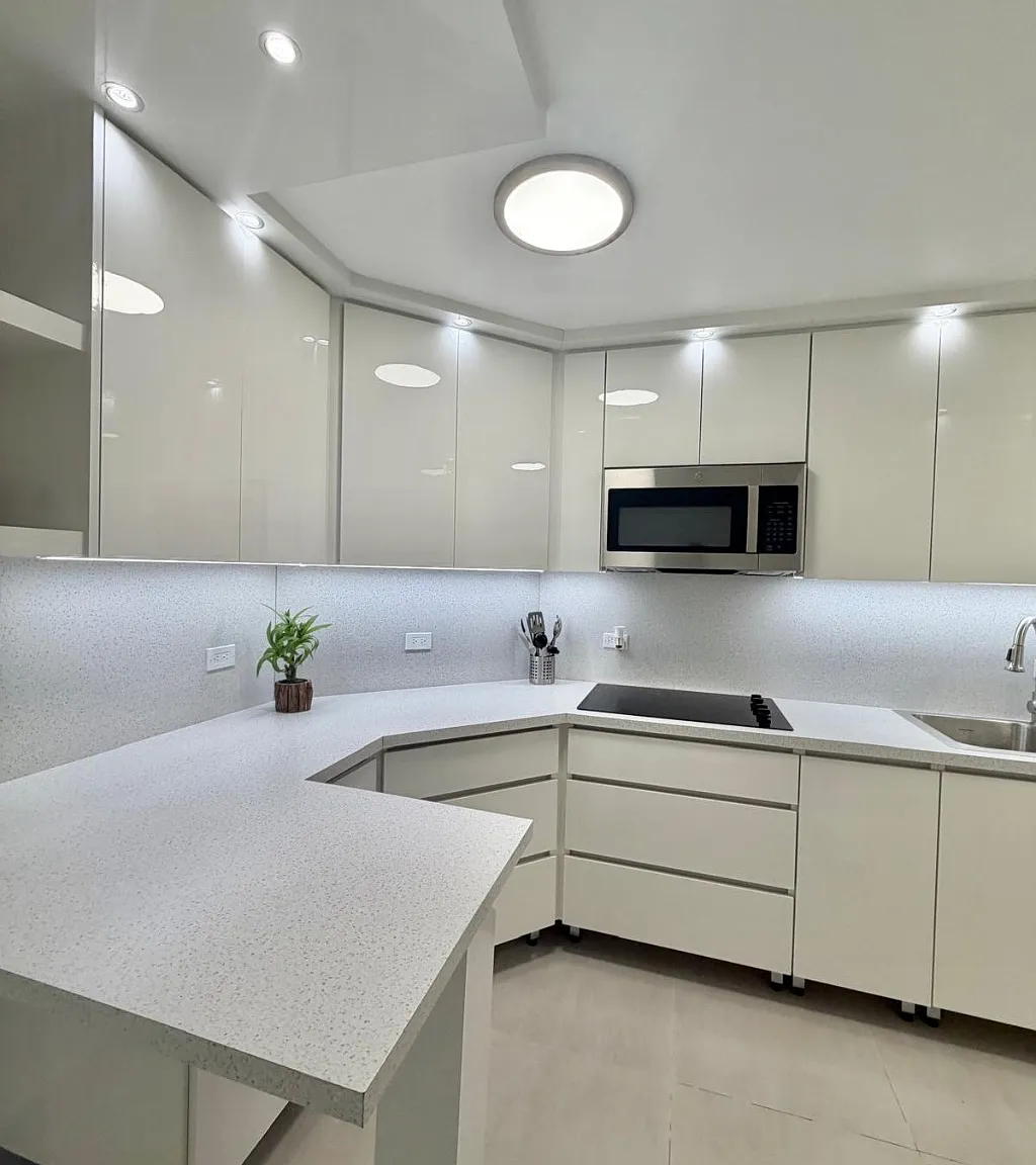 3 bed, 2.0 bath, 1800 sqft, $3,000 — Photo 3