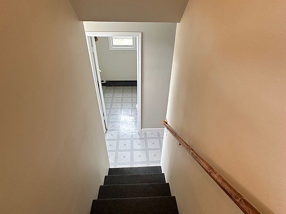 5th image of 209 E Ann St #A