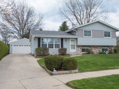 8632 S Fenway Ct, Oak Creek, WI, 53154