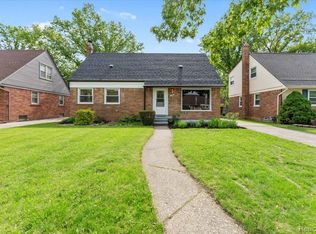 16355 Windermere Cir, Southgate, MI 48195