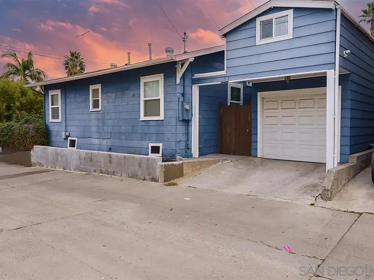 2331 Lincoln Ave — Photo 1