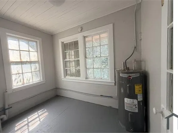 323 7th St, Chickasaw, AL 36611