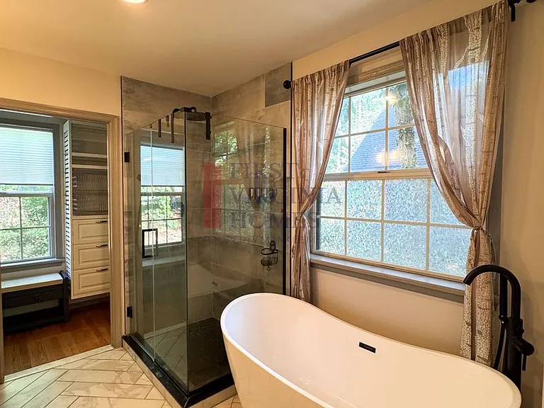 202 Blackthorn Ln — Photo 19